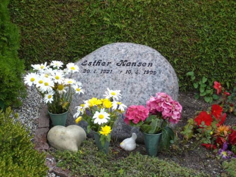 Esther Hansen.jpg